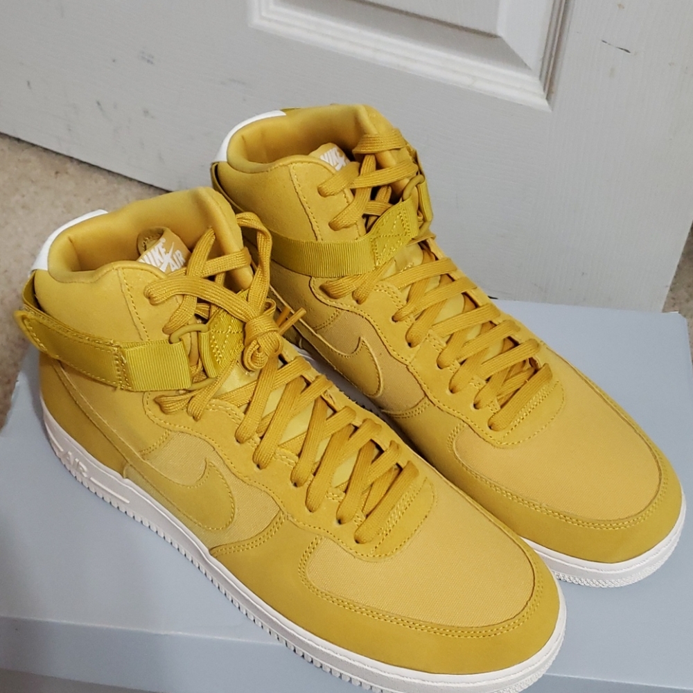 Mens Yellow Air Force 1 High '07 Suede